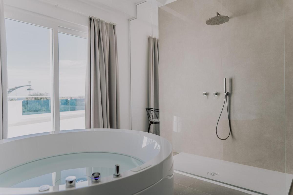 Suite Donna Edwige By Monholiday Monopoli Esterno foto